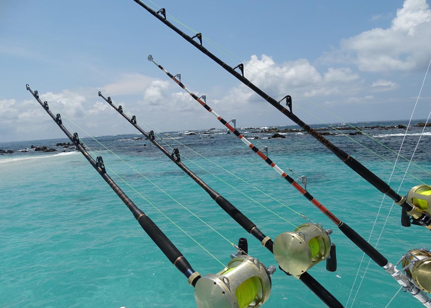 Fishing heavy tackle with Panama charter fishing boat at Isla Montousa. Montousa Island PANAMA
